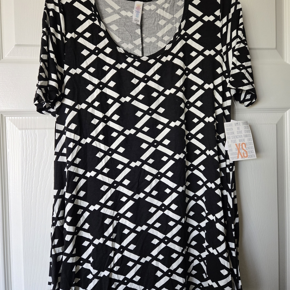 LuLaRoe Black and White Geometric Top